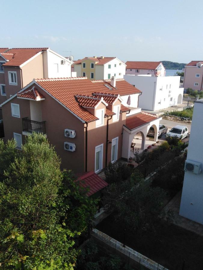 Apartment Ninić Srima Zewnętrze zdjęcie